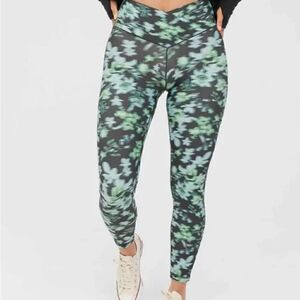 Offline by Aerie Real me 7/8 legging Hi rise crossover Size M